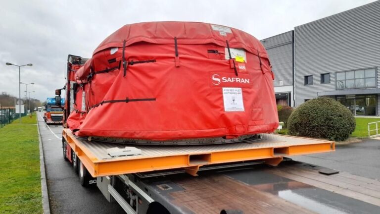 Oversized AOG shipment